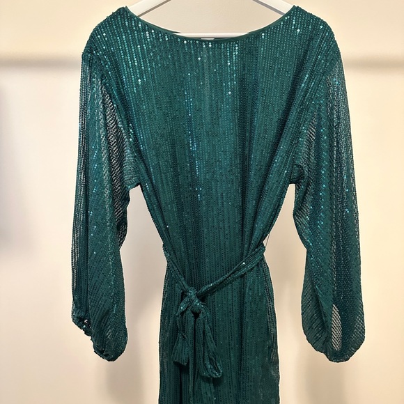 Green sequin dress (size S) from Pinkblush Store - Picture 6 of 8